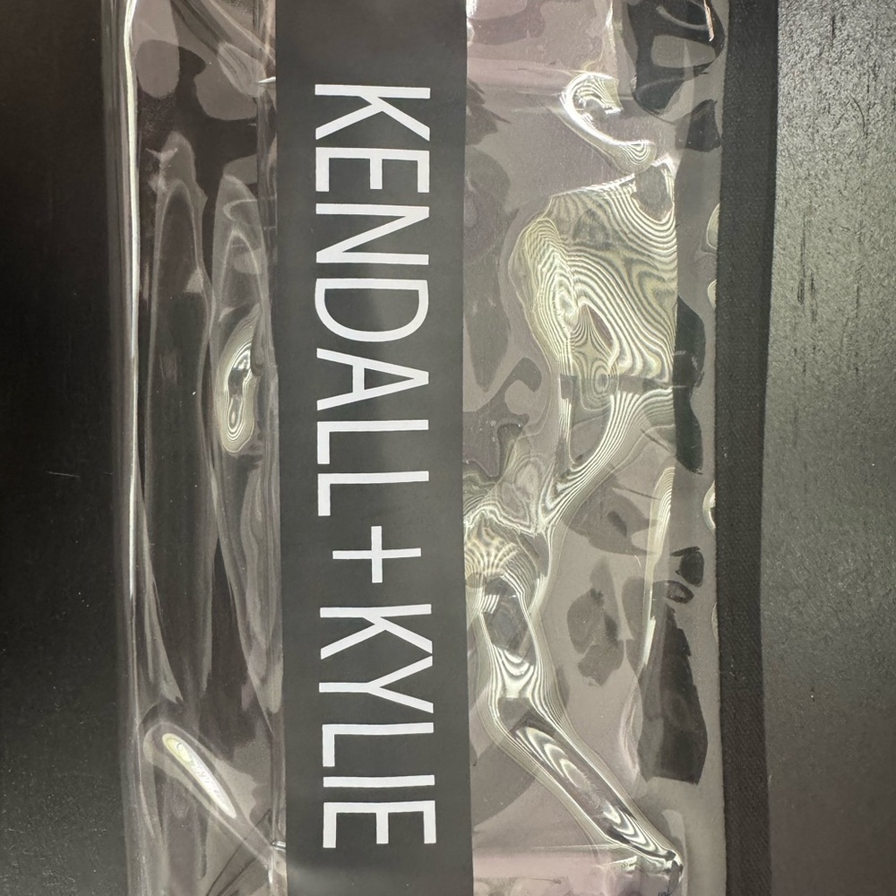 Kendall and Kylie make up bag